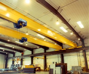 Monobox construction allows a 95 foot span on these 10 ton single girder cranes. Spans up to 120 feet are possible